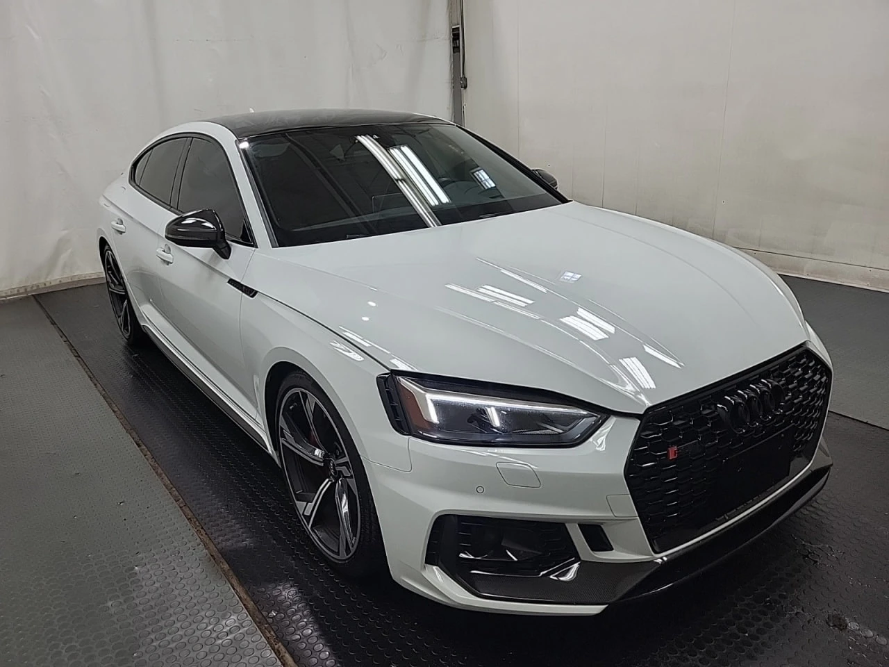 Audi Rs5 CARFAX* АВТОФИНАНСИРАНЕ* БЕЗ ПЪРВОНАЧАЛНА ВНОСКА*  - изображение 2