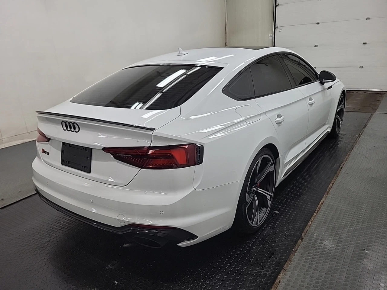 Audi Rs5 CARFAX* АВТОФИНАНСИРАНЕ* БЕЗ ПЪРВОНАЧАЛНА ВНОСКА*  - изображение 3