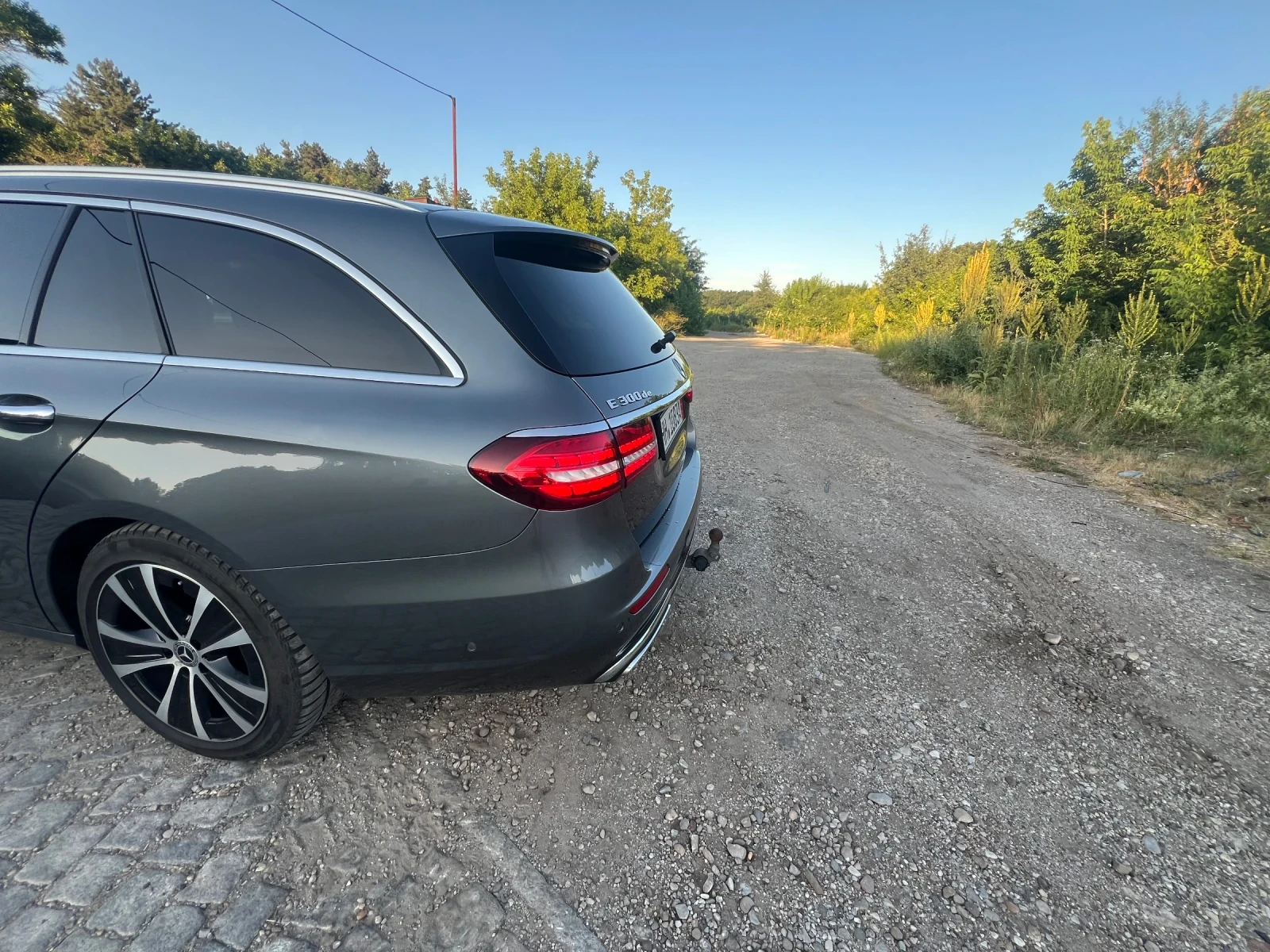 Mercedes-Benz E 300 Mercedes E 300 de 4-Matic AMG LINE - изображение 4