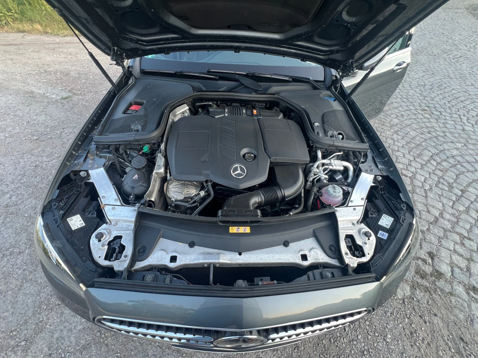 Mercedes-Benz E 300 Mercedes E 300 de 4-Matic AMG LINE - изображение 3