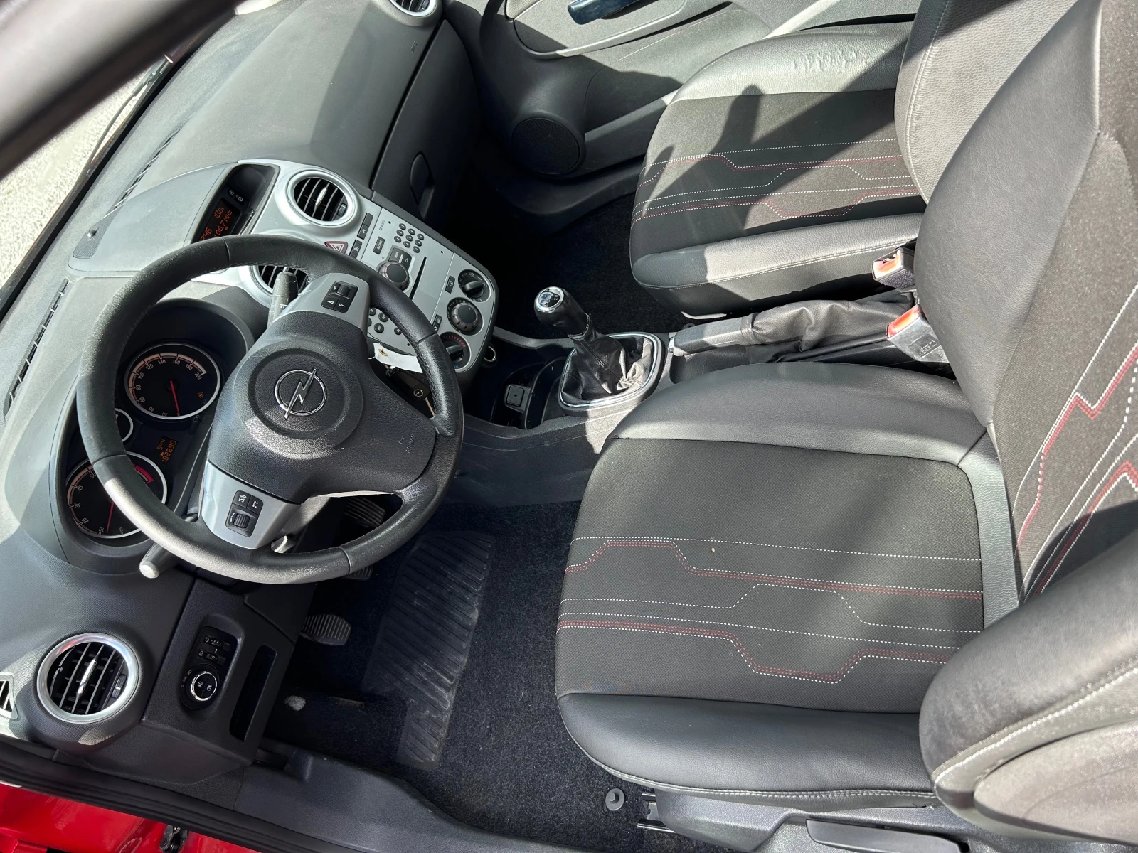 Opel Corsa 1.2I 16V EURO5B GAS - изображение 9