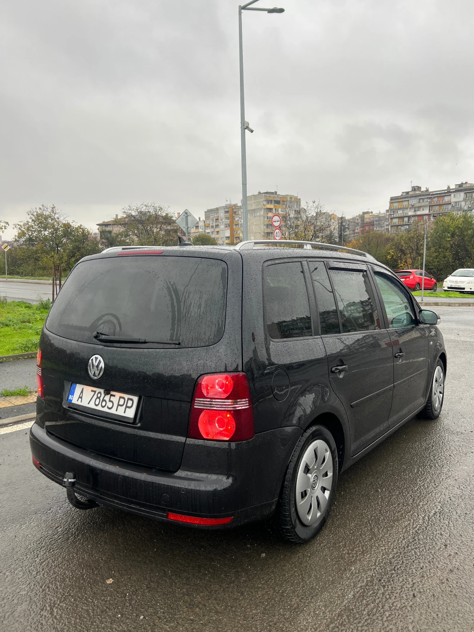 VW Touran 2.0 170 - изображение 7