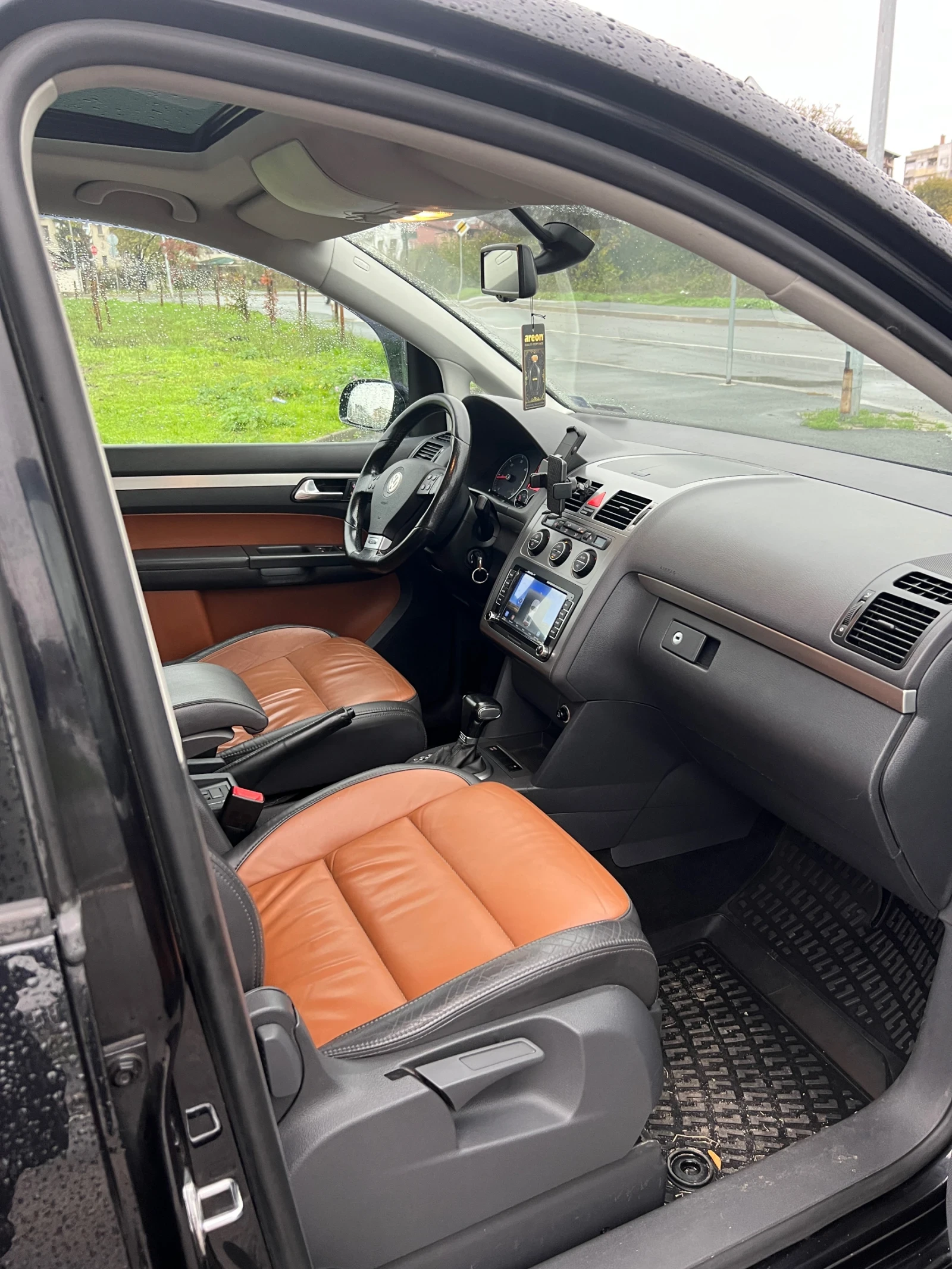 VW Touran 2.0 170 - изображение 8