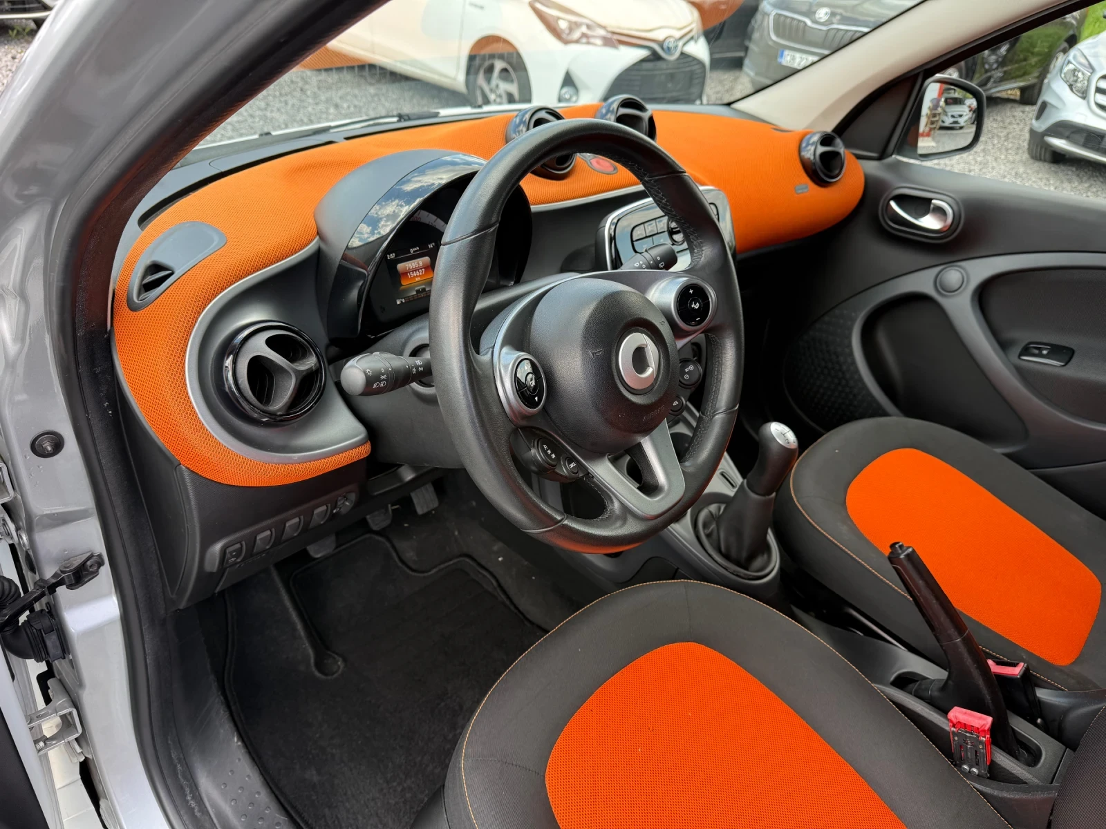 Smart Forfour 1.0 LPG-газ/Бензин(71hp)152 000 km. Euro6B Italy , снимка 9 - Автомобили и джипове - 52382846