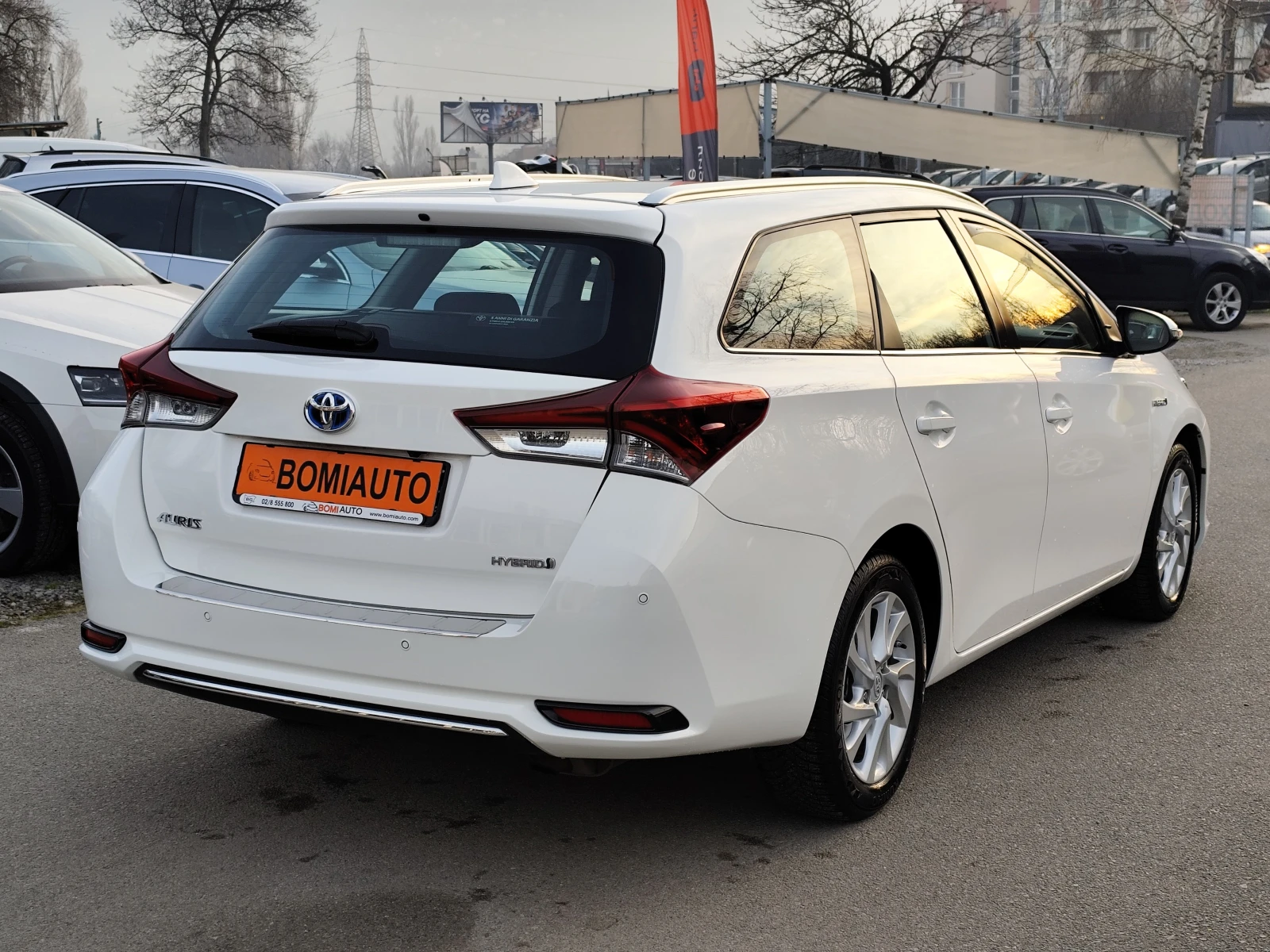 Toyota Auris 1.8* HYBRID* EURO6C* АВТОМАТИК* LED* NAVI* КАМЕРА - изображение 4