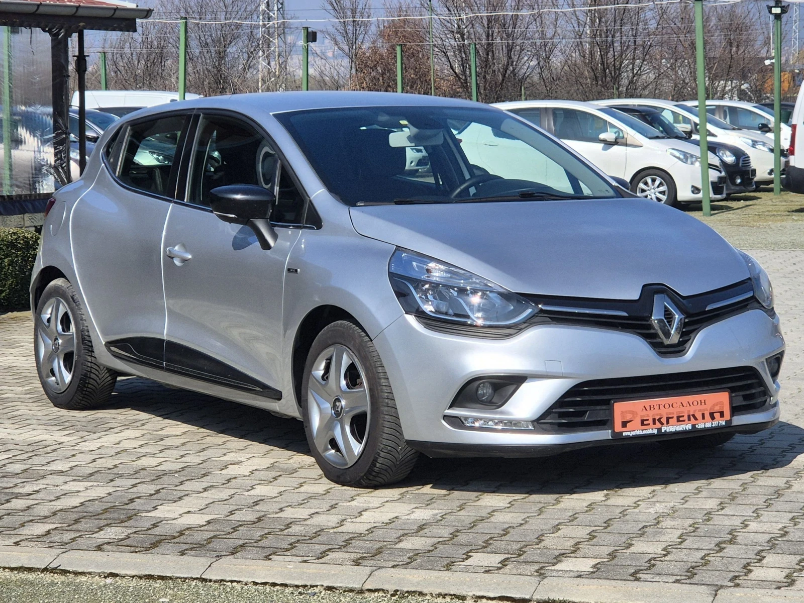 Renault Clio 1.5 dci 90к.с., снимка 5 - Автомобили и джипове - 53736312