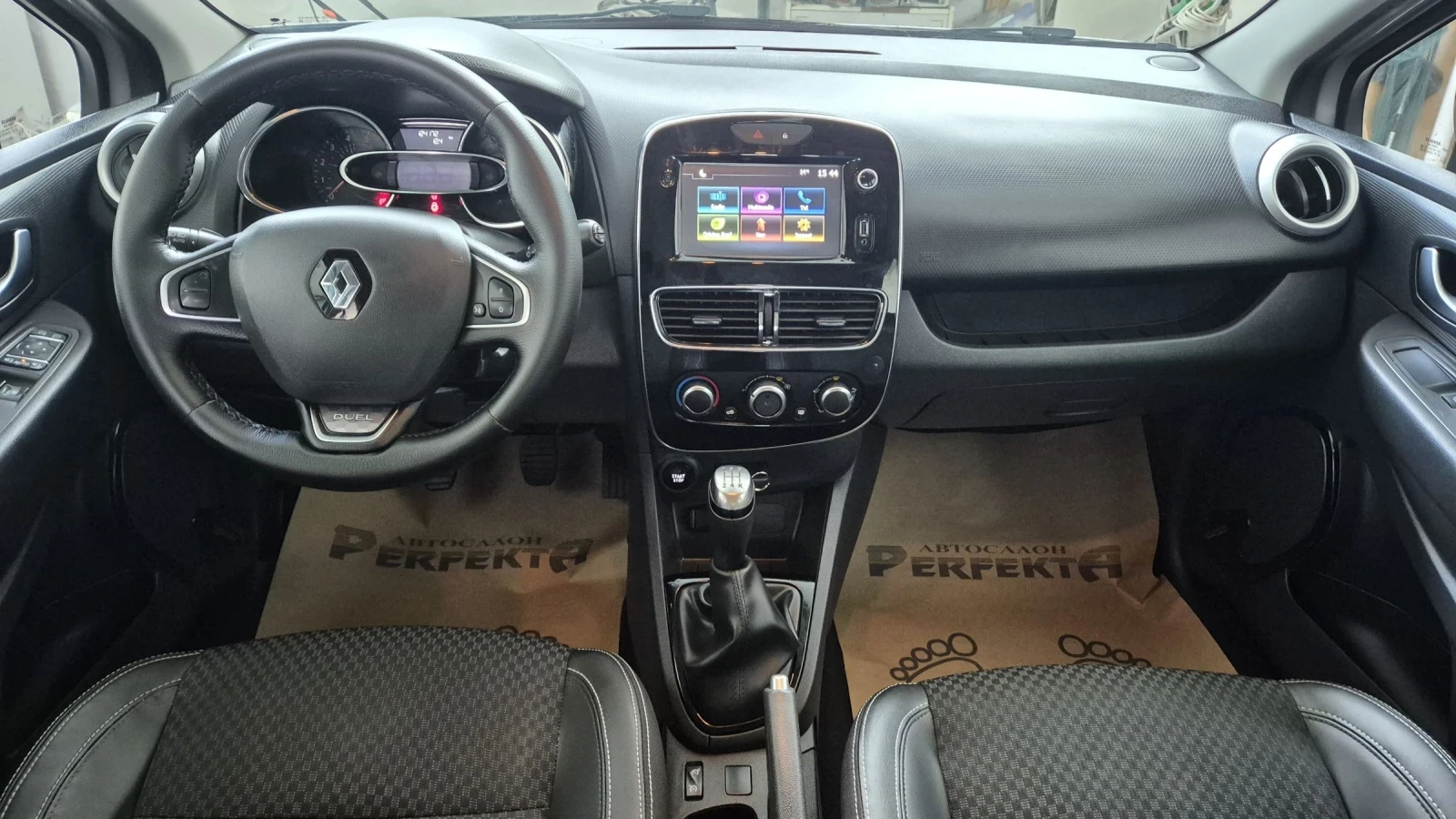 Renault Clio 1.5 dci 90к.с., снимка 11 - Автомобили и джипове - 53736312