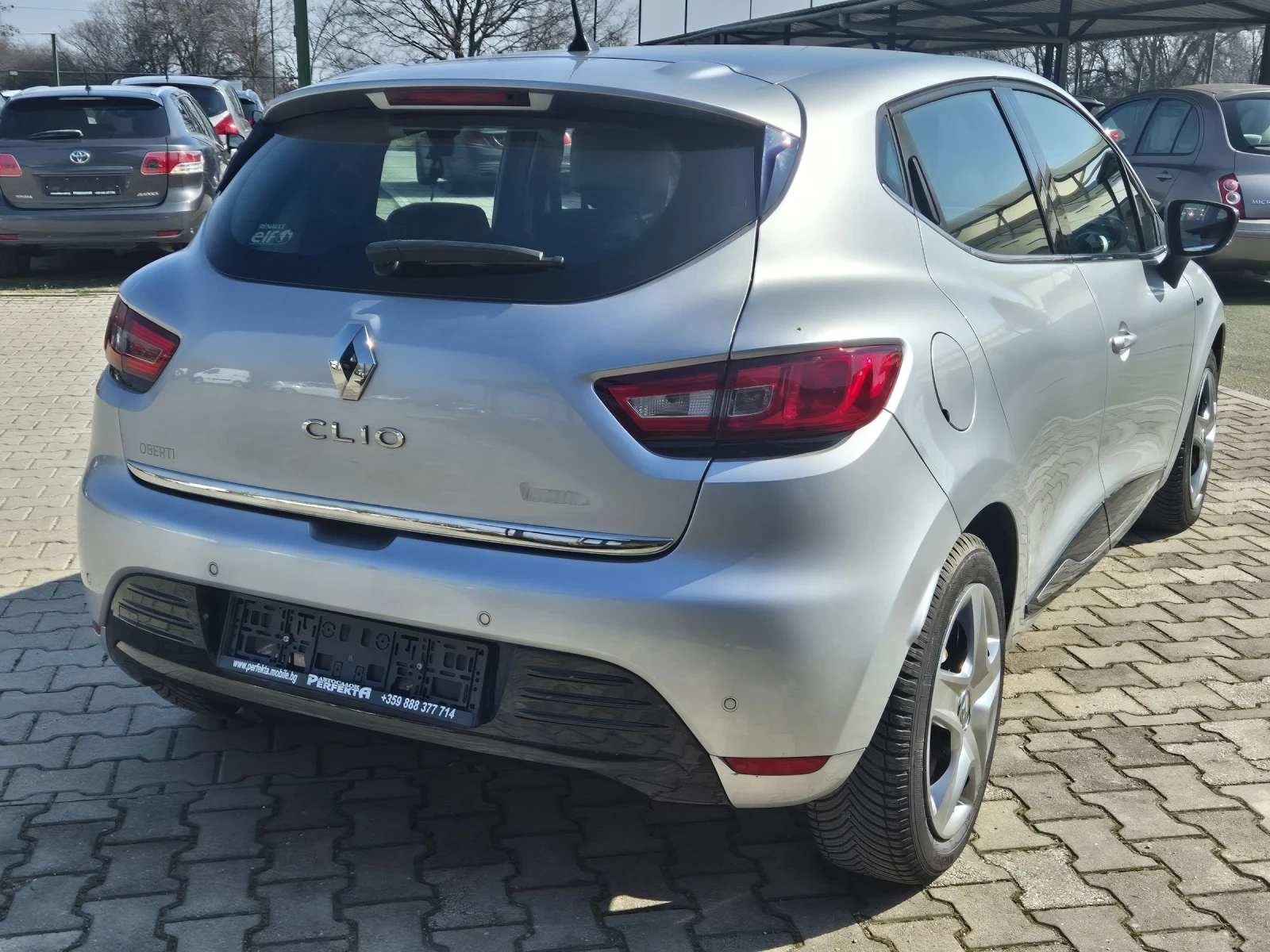 Renault Clio 1.5 dci 90к.с., снимка 8 - Автомобили и джипове - 53736312