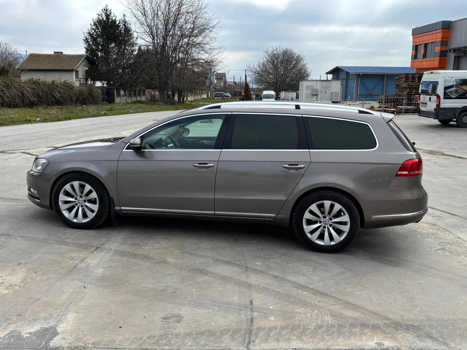 VW Passat 2.0TDI, снимка 14 - Автомобили и джипове - 53836058