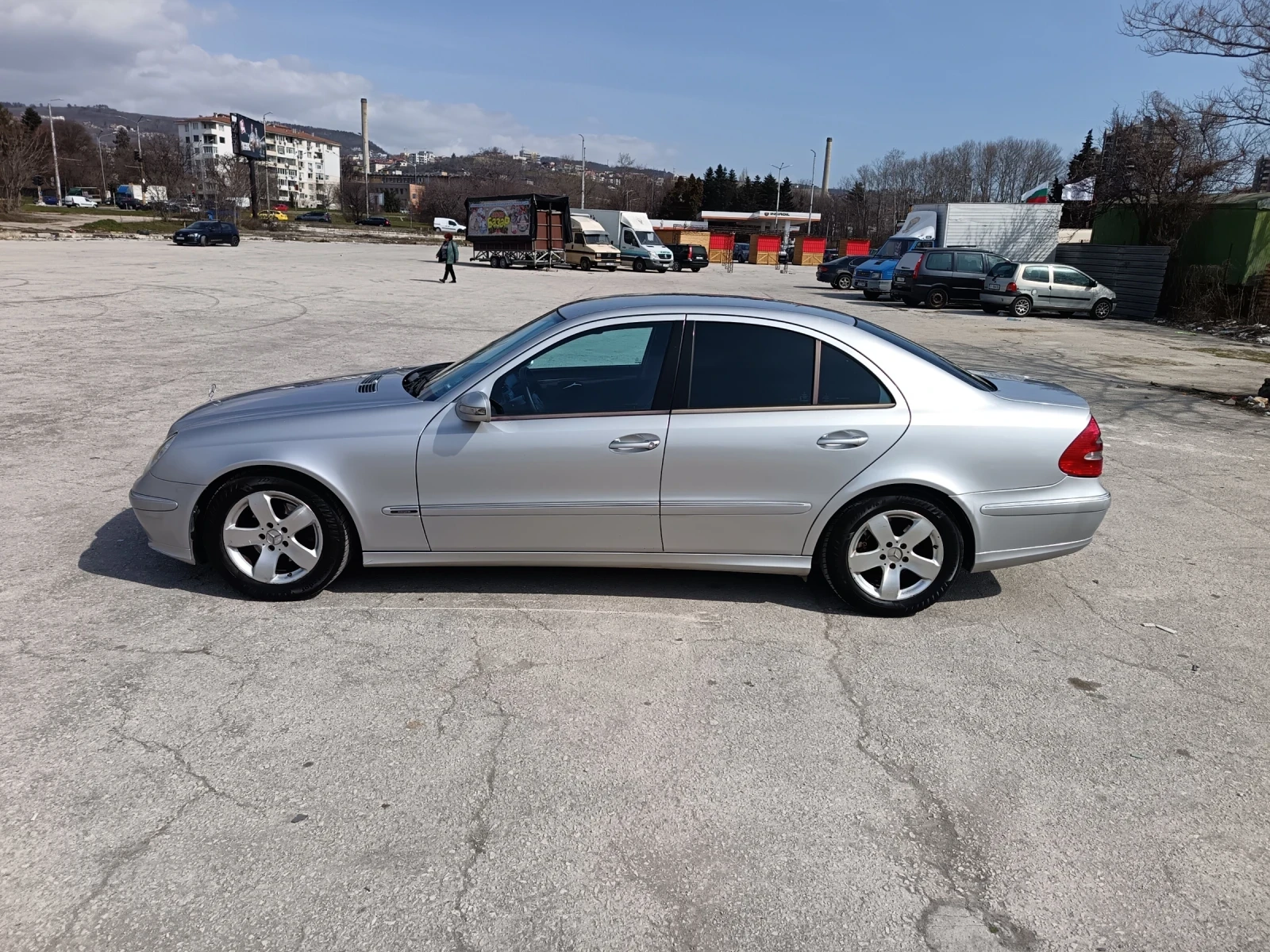 Mercedes-Benz E 270 AVANTGARDE E-270 , снимка 5 - Автомобили и джипове - 53877868