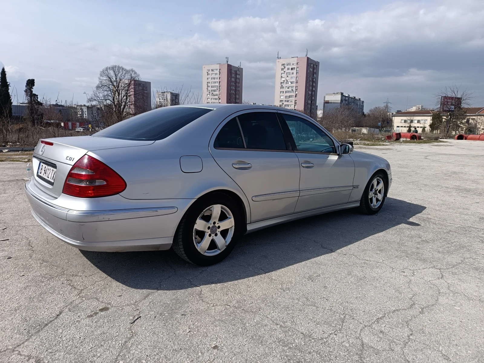 Mercedes-Benz E 270 AVANTGARDE E-270 , снимка 10 - Автомобили и джипове - 53877868