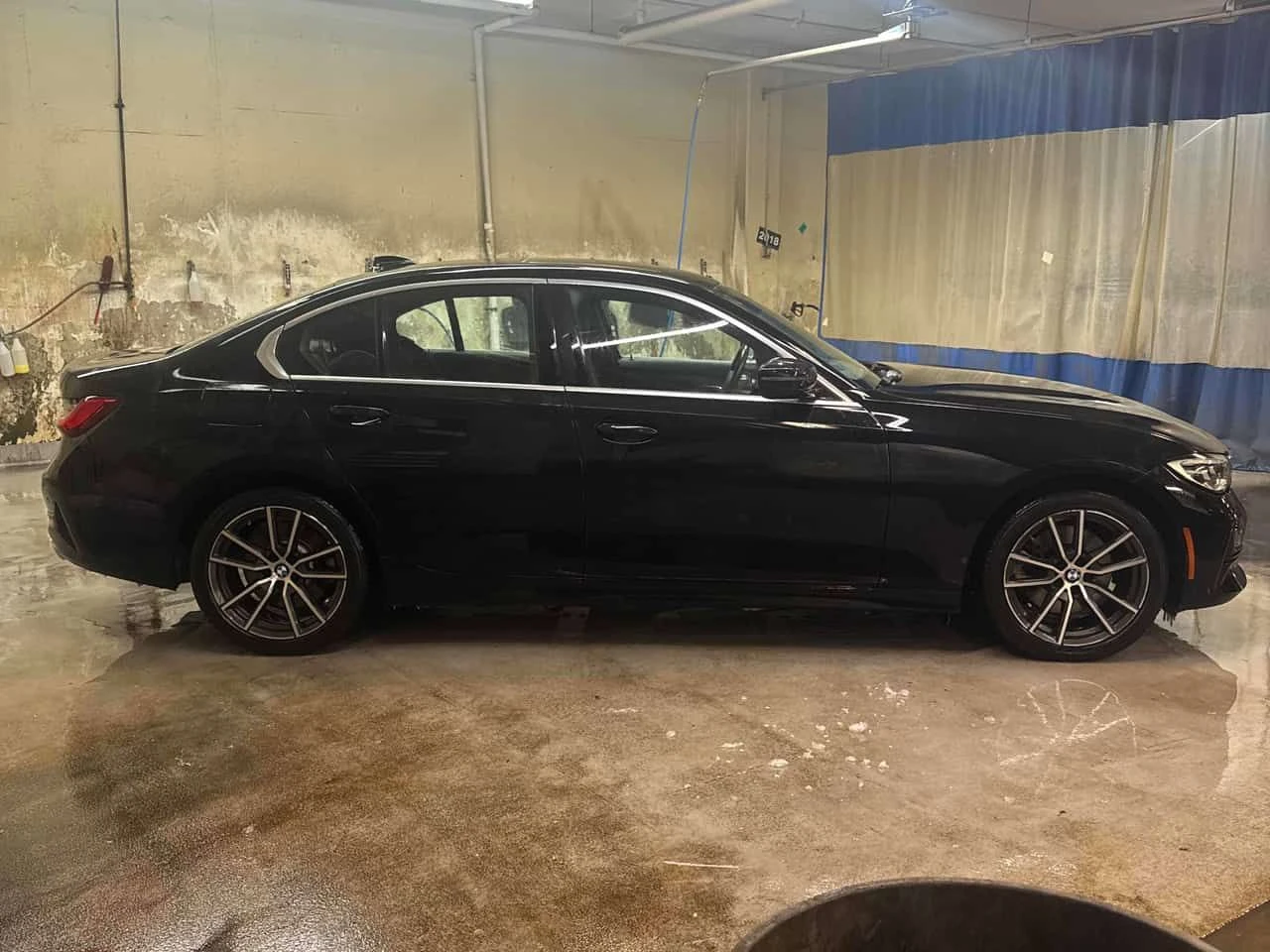 BMW 330 * 330i xDrive * CARFAX * ЦЕНА ДО БГ, снимка 3 - Автомобили и джипове - 53952703