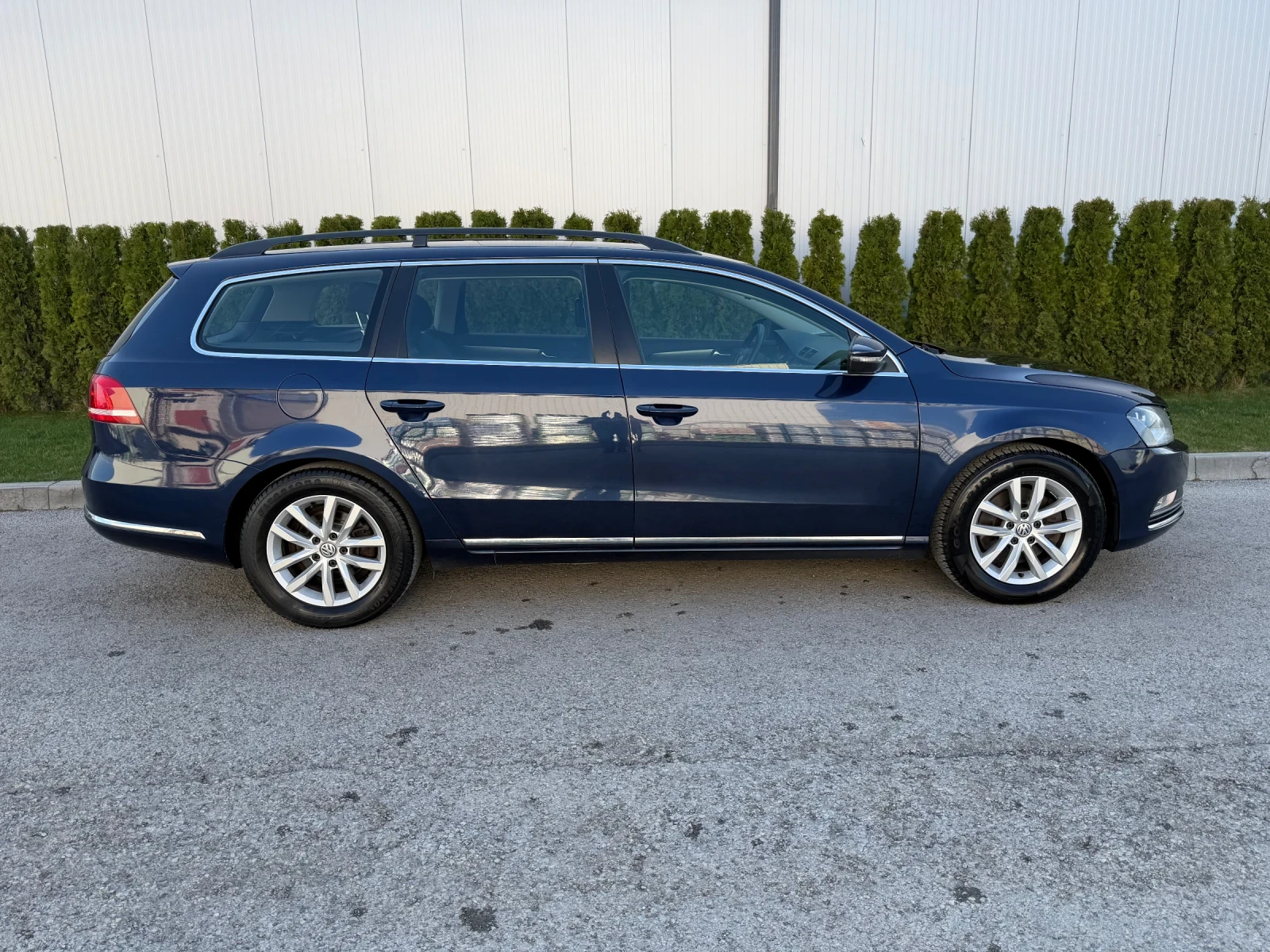 VW Passat 2.0tdi 140k.c* Navi* Face* Подгрев* ЛИЗИНГ* , снимка 4 - Автомобили и джипове - 53982072