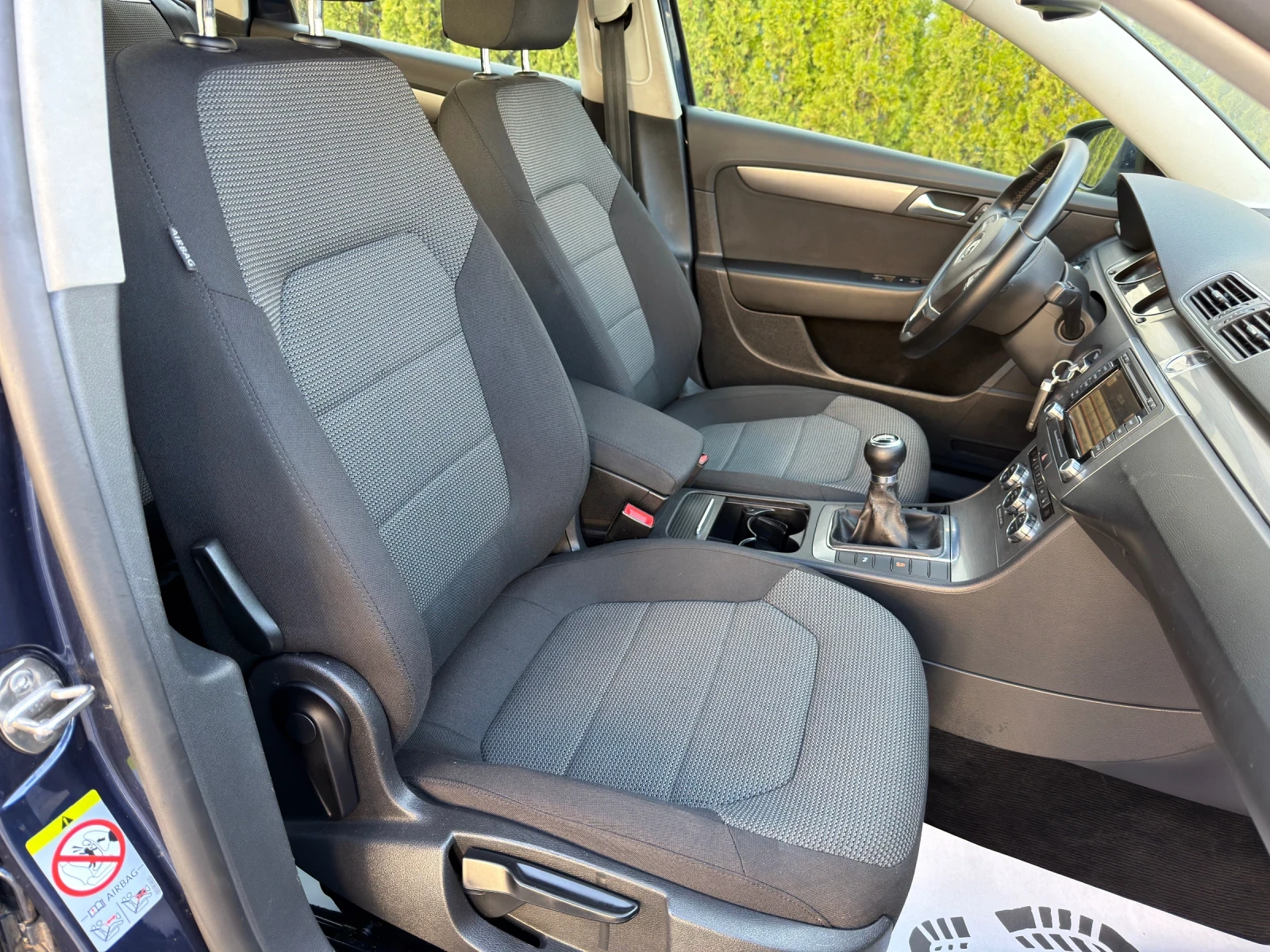 VW Passat 2.0tdi 140k.c* Navi* Face* Подгрев* ЛИЗИНГ* , снимка 15 - Автомобили и джипове - 53982072