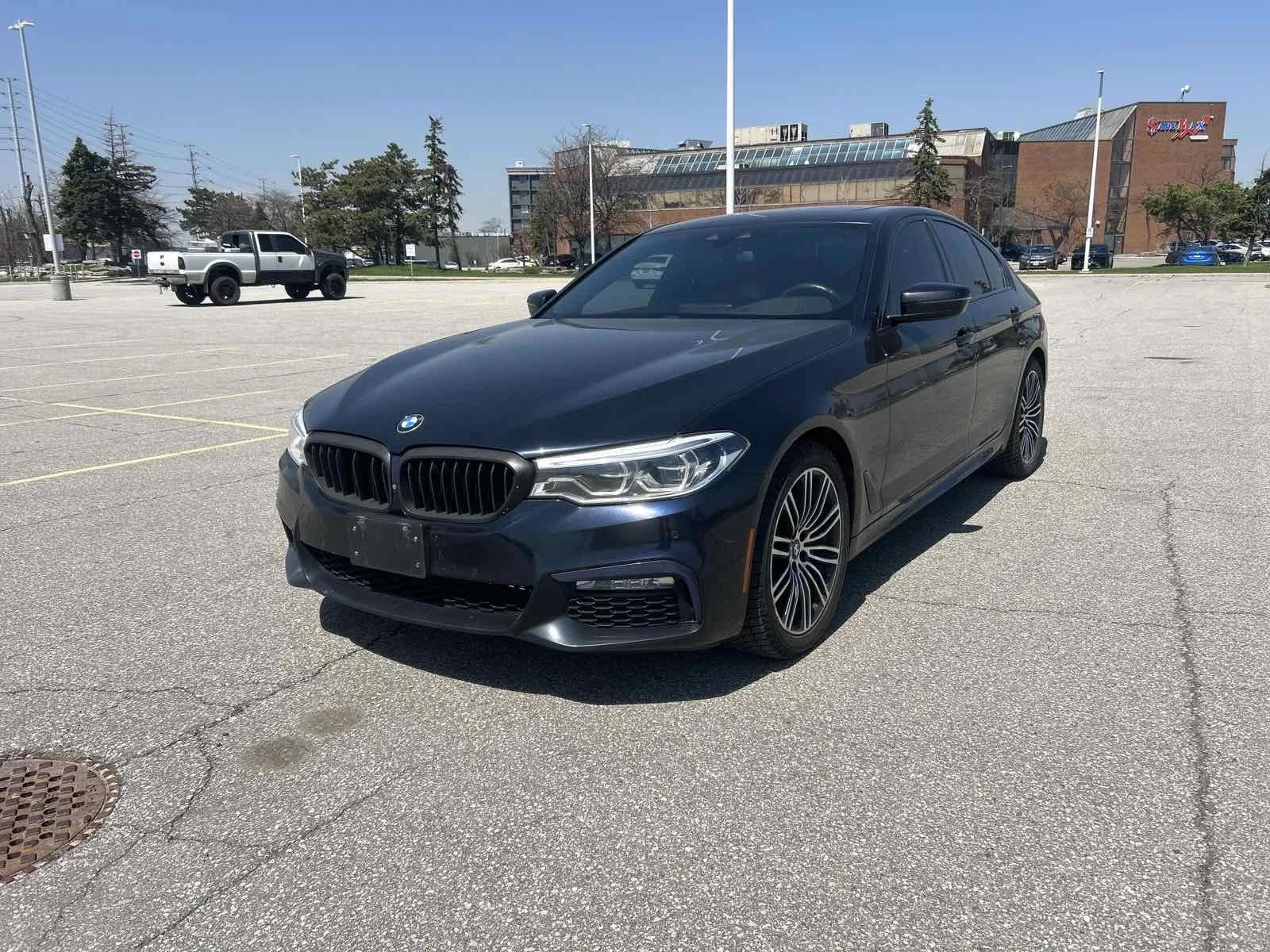 BMW 530 Xi* M-Pack* Digital* Harman Kardon* Обдухване