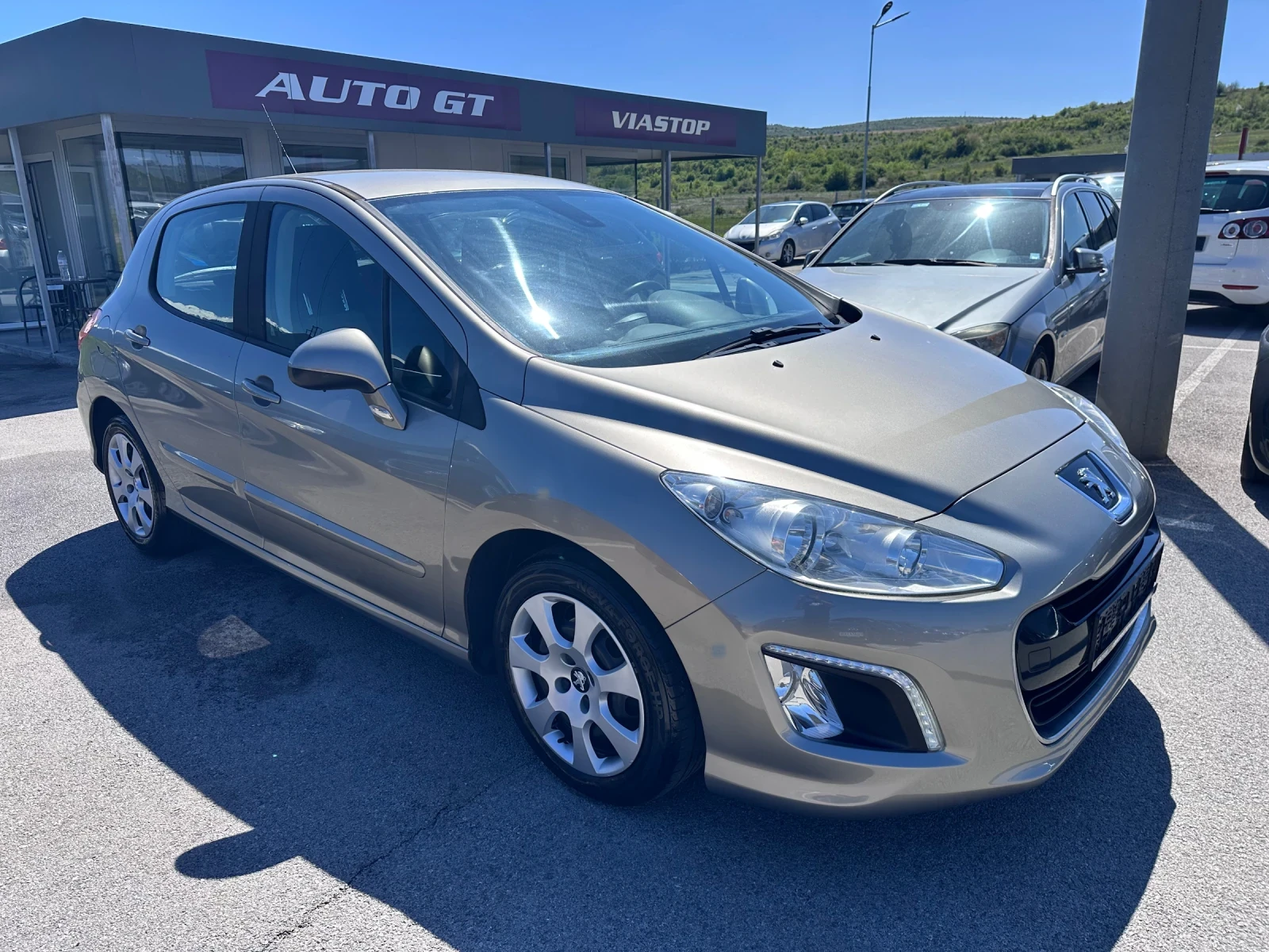 Peugeot 308 1.6 HDI 92 к.с. Фейслифт!, снимка 2 - Автомобили и джипове - 54319555