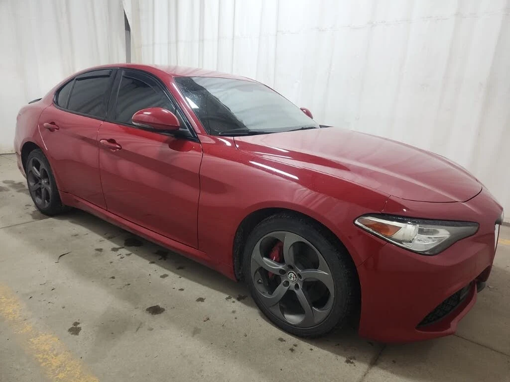 Alfa Romeo Giulia Q4* ПОДГРЕВ* KEYLESS* MEMORY* КАМЕРА* КРАЙНА ЦЕНА*, снимка 2 - Автомобили и джипове - 54379645