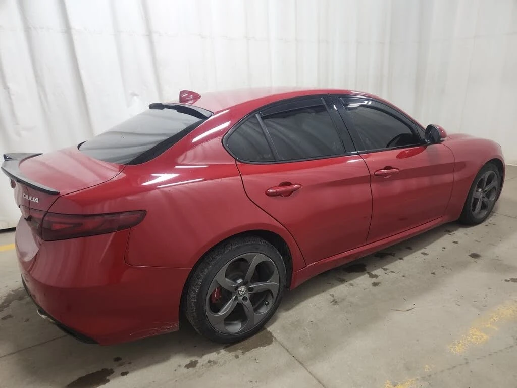 Alfa Romeo Giulia Q4* ПОДГРЕВ* KEYLESS* MEMORY* КАМЕРА* КРАЙНА ЦЕНА*, снимка 3 - Автомобили и джипове - 54379645