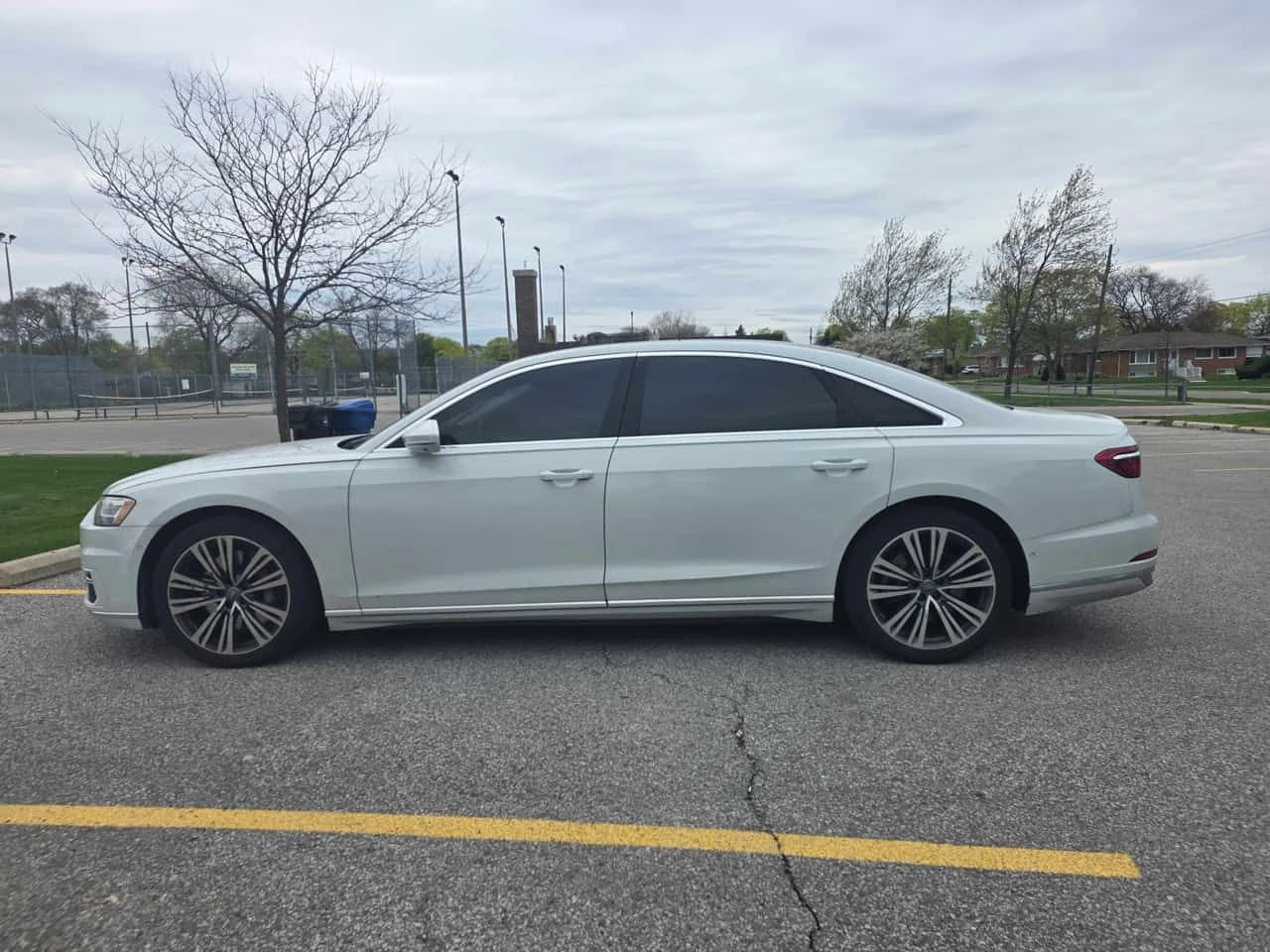 Audi A8 L | DISTRONIC | 360 | B&O | ОБДУХВАНЕ | , снимка 2 - Автомобили и джипове - 54432157