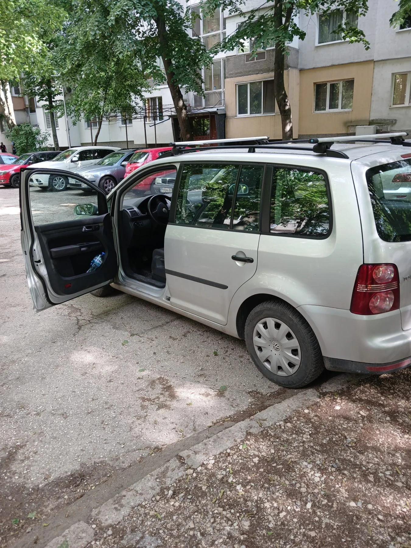 VW Touran, снимка 3 - Автомобили и джипове - 54574919