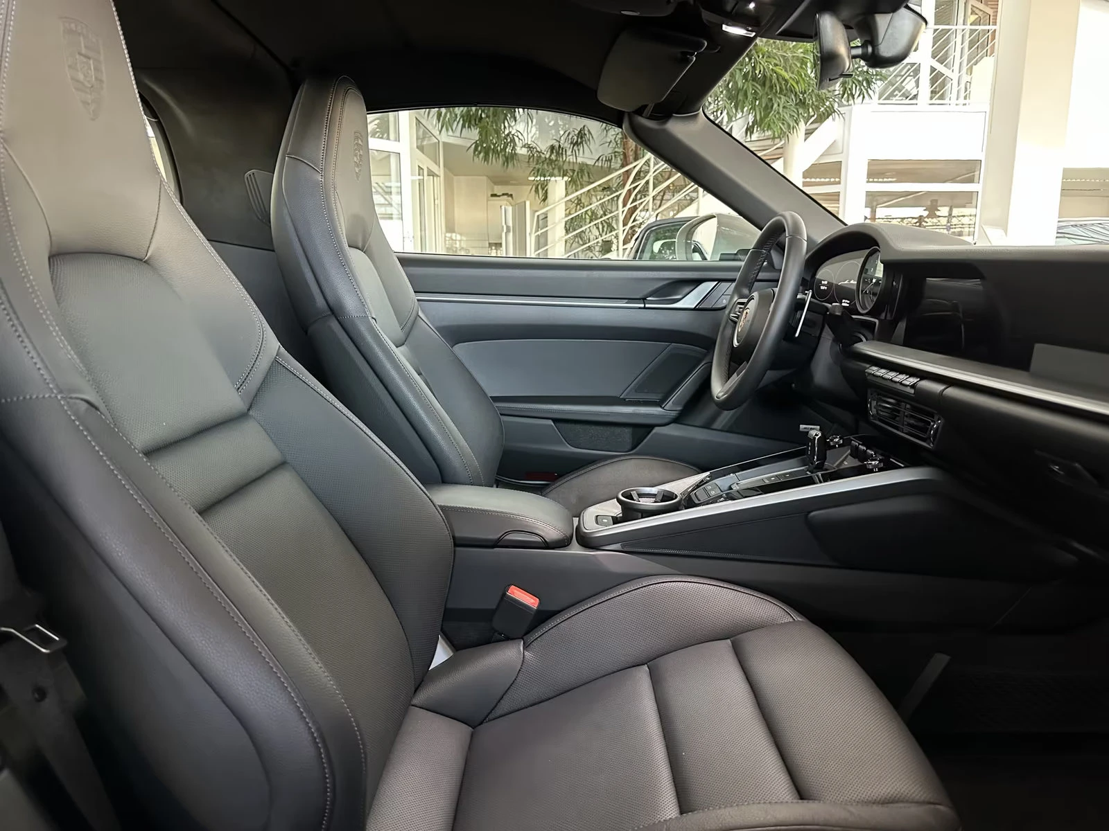 Porsche 911 992/TARGA-4/385HP/4X4/PDK/BOSE/VENT/CAM/427z, снимка 9 - Автомобили и джипове - 54607626