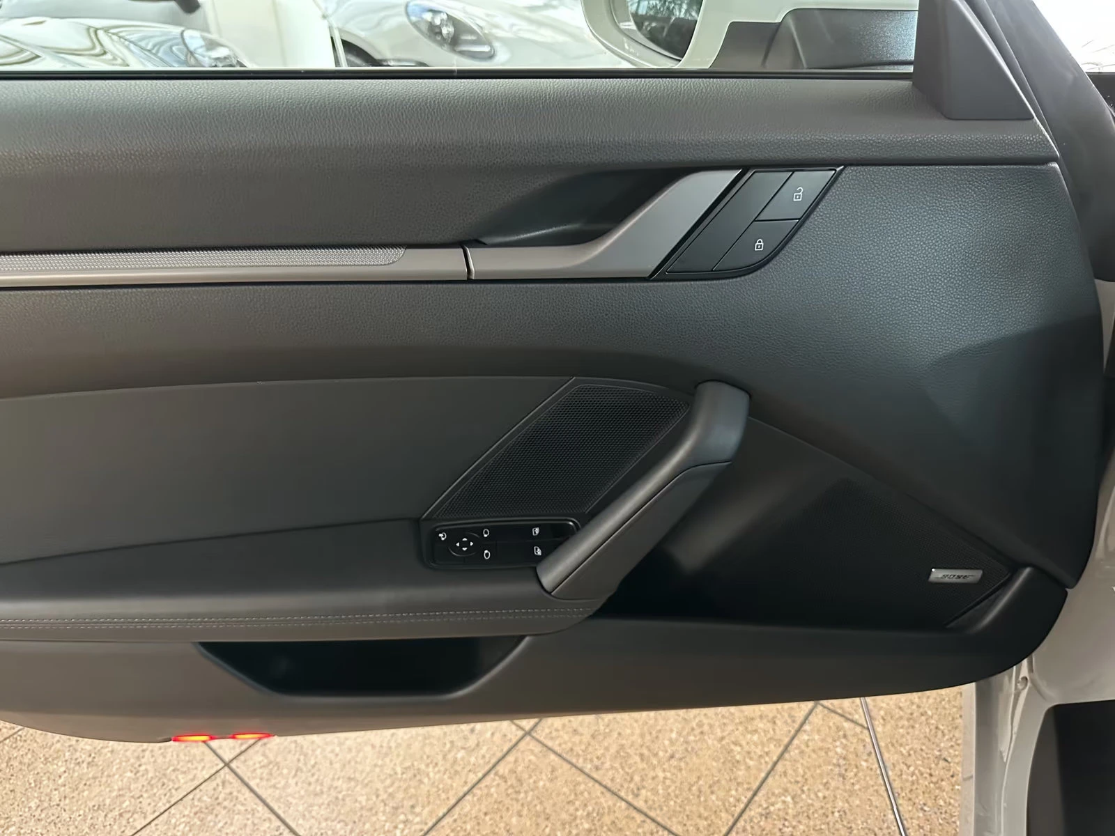 Porsche 911 992/TARGA-4/385HP/4X4/PDK/BOSE/VENT/CAM/427z, снимка 13 - Автомобили и джипове - 54607626