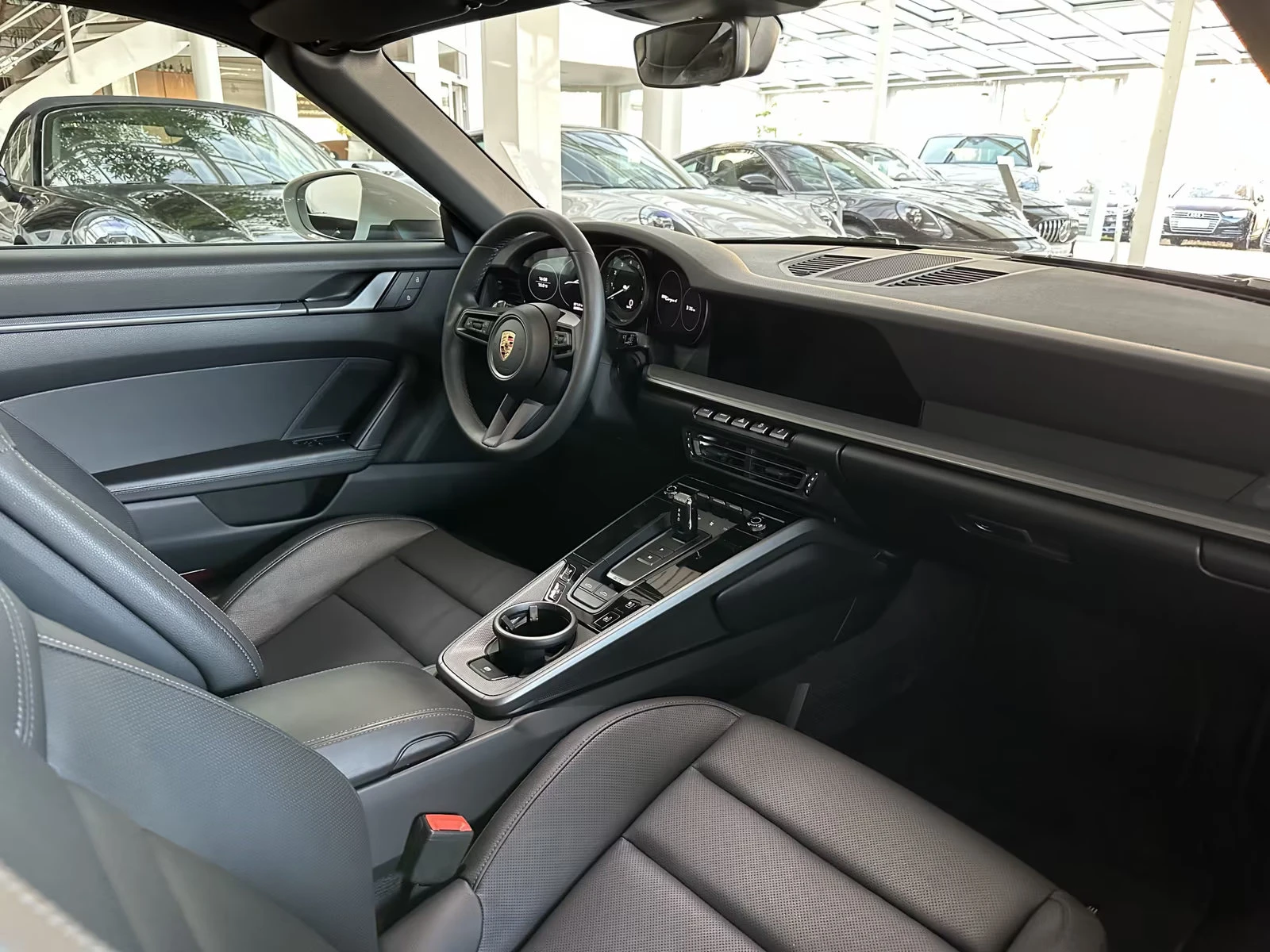 Porsche 911 992/TARGA-4/385HP/4X4/PDK/BOSE/VENT/CAM/427z, снимка 10 - Автомобили и джипове - 54607626