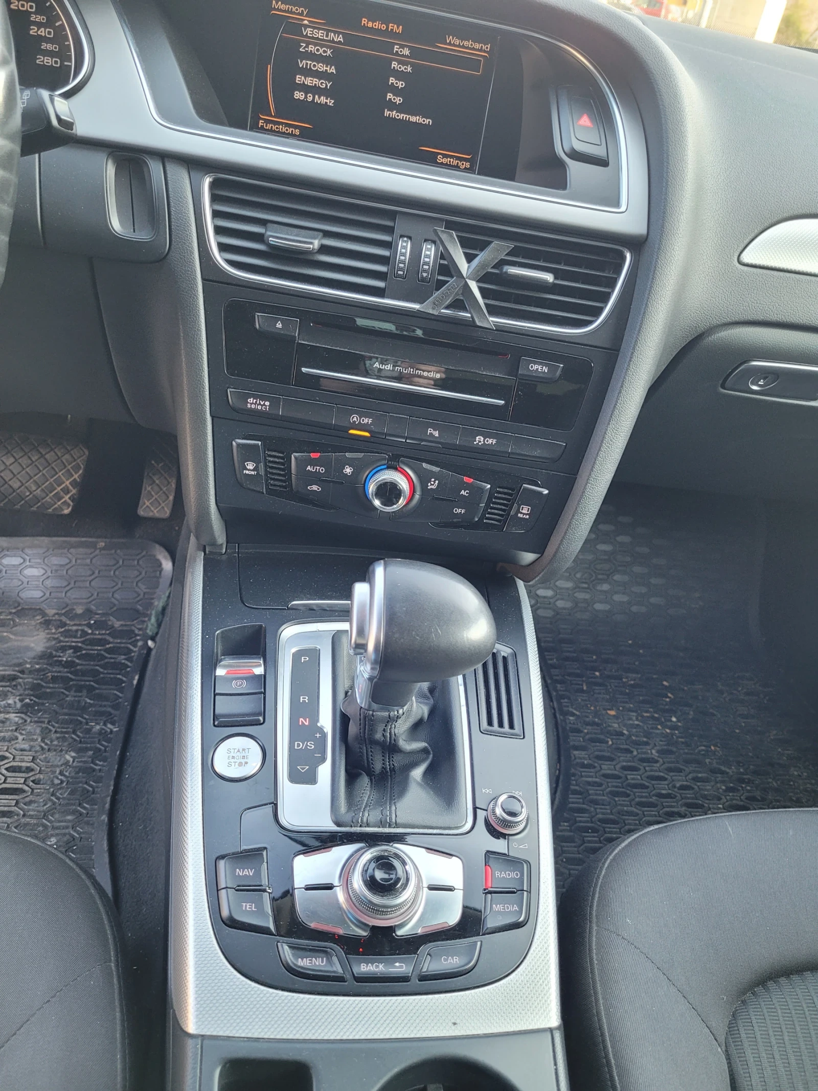 Audi A4 2.0TDI 177 NAVI LED F1 B8.5 FACE, снимка 8 - Автомобили и джипове - 54653761