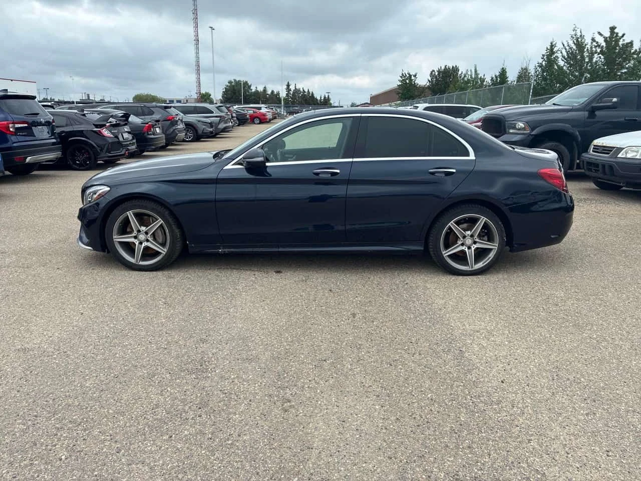 Mercedes-Benz C 300 * АВТОКРЕДИТ * ОТ ПРЕДСТАВИТЕЛСТВО, снимка 3 - Автомобили и джипове - 54784324