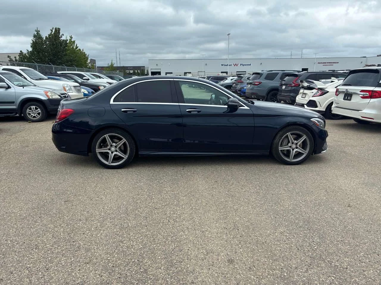 Mercedes-Benz C 300 * АВТОКРЕДИТ * ОТ ПРЕДСТАВИТЕЛСТВО, снимка 4 - Автомобили и джипове - 54784324