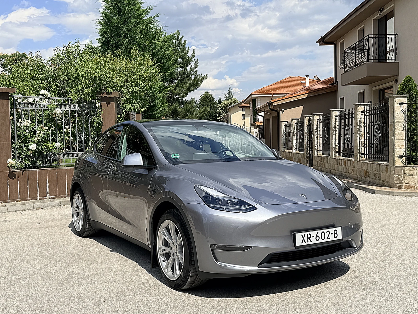 Tesla Model Y Long Range 4x4 Европейска Гаранция 2024г., снимка 3 - Автомобили и джипове - 54804691