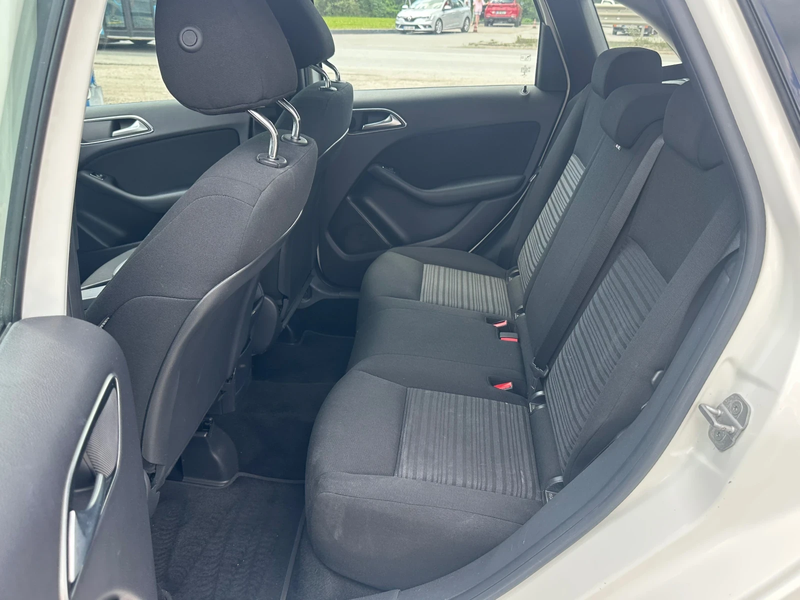 Mercedes-Benz B 180 1.5CDTI-NAVI-CAMERA, снимка 14 - Автомобили и джипове - 54970629