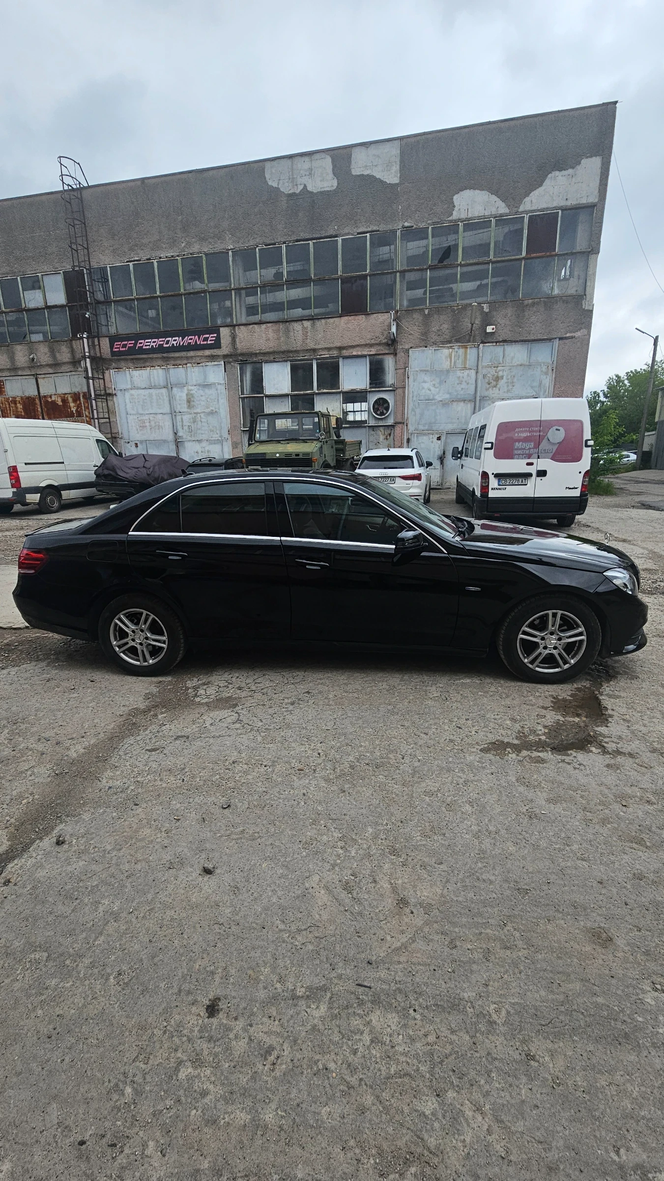 Mercedes-Benz E 200 136 feislift, снимка 9 - Автомобили и джипове - 55008931