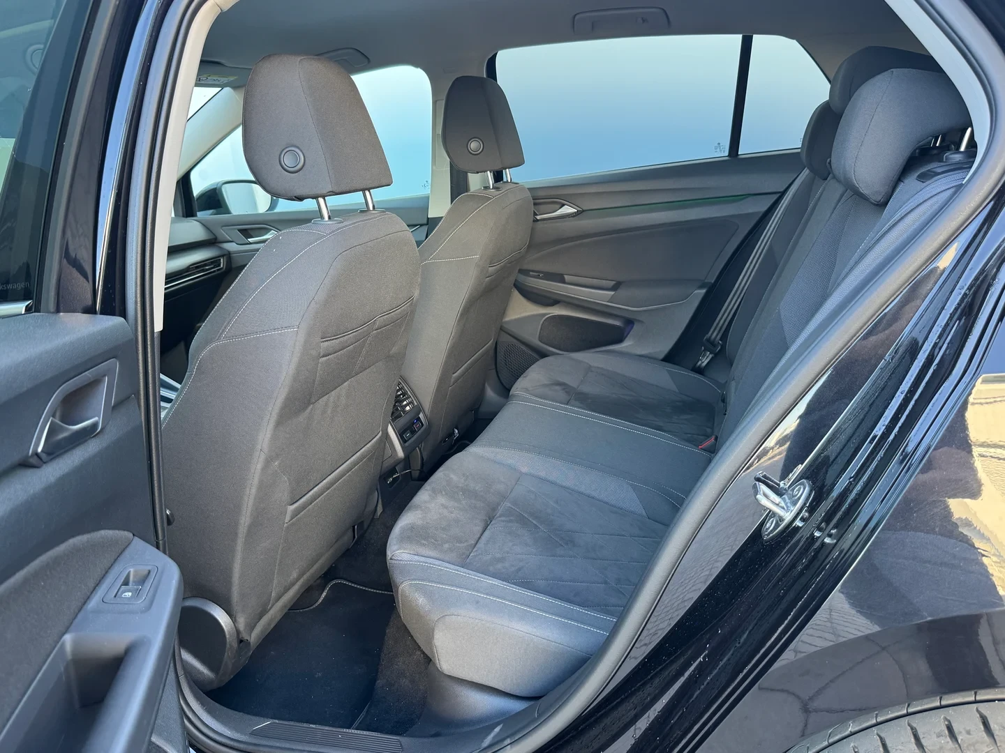 VW Golf VIII Lim.style* Plug-in Hybrid* IQ Light* Massage, снимка 7 - Автомобили и джипове - 55023701