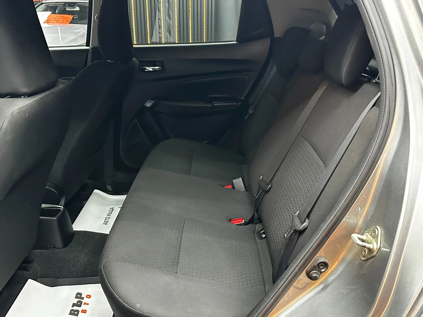 Suzuki Swift 1.2i 90 к.с., снимка 9 - Автомобили и джипове - 55665354