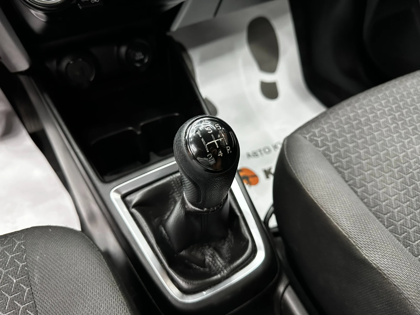 Suzuki Swift 1.2i 90 к.с., снимка 12 - Автомобили и джипове - 55665354
