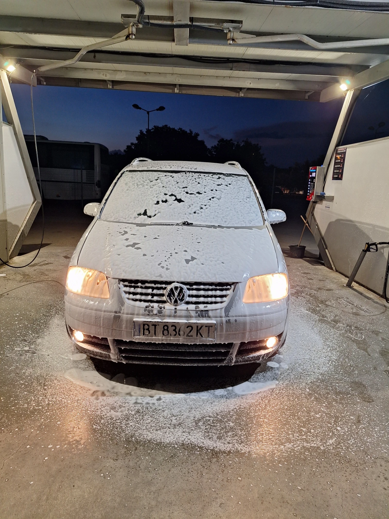 VW Touran 2000, снимка 4 - Автомобили и джипове - 55666619