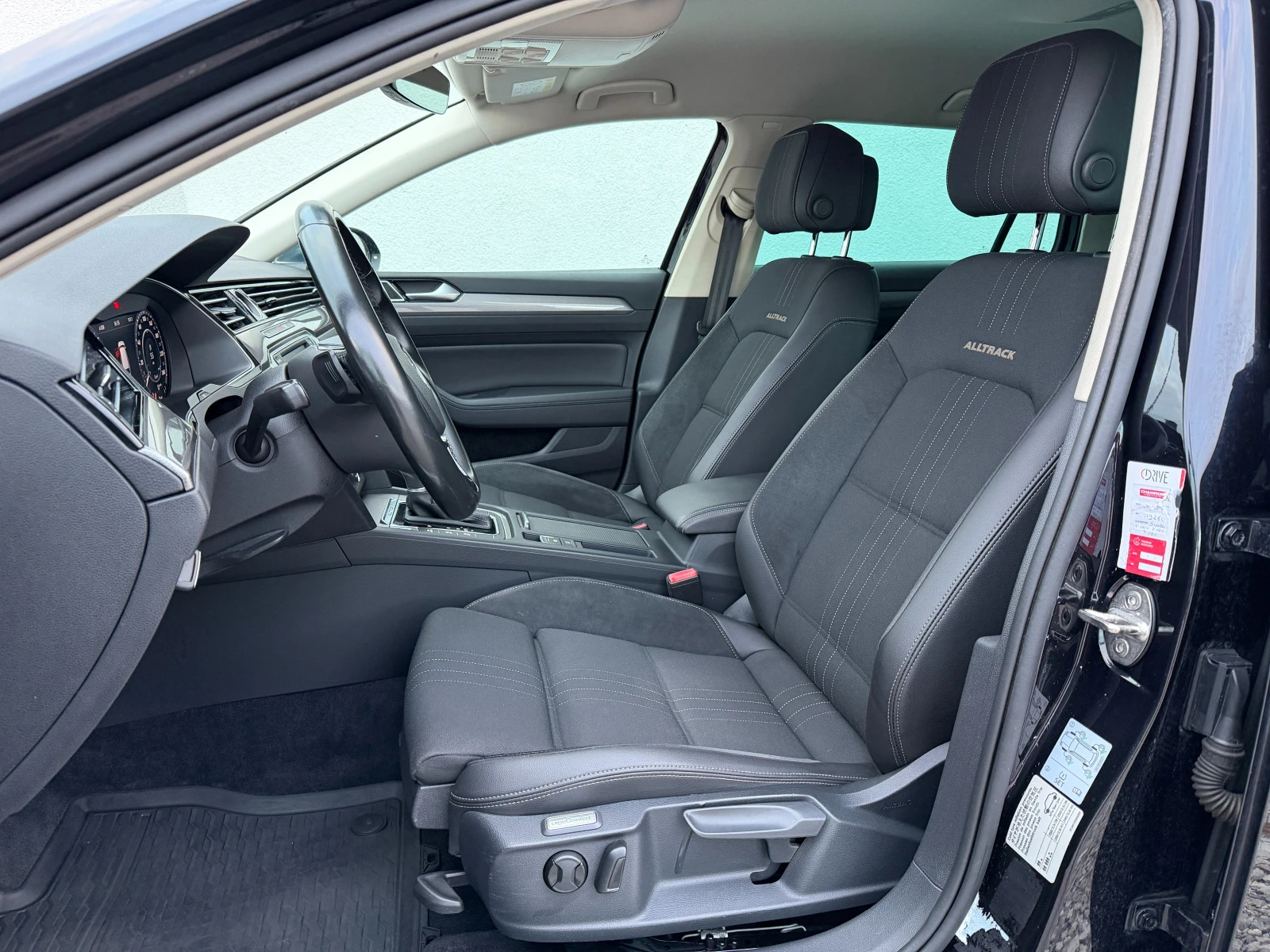 VW Passat Alltrack 2.0TDi 120 000km, снимка 11 - Автомобили и джипове - 56739385