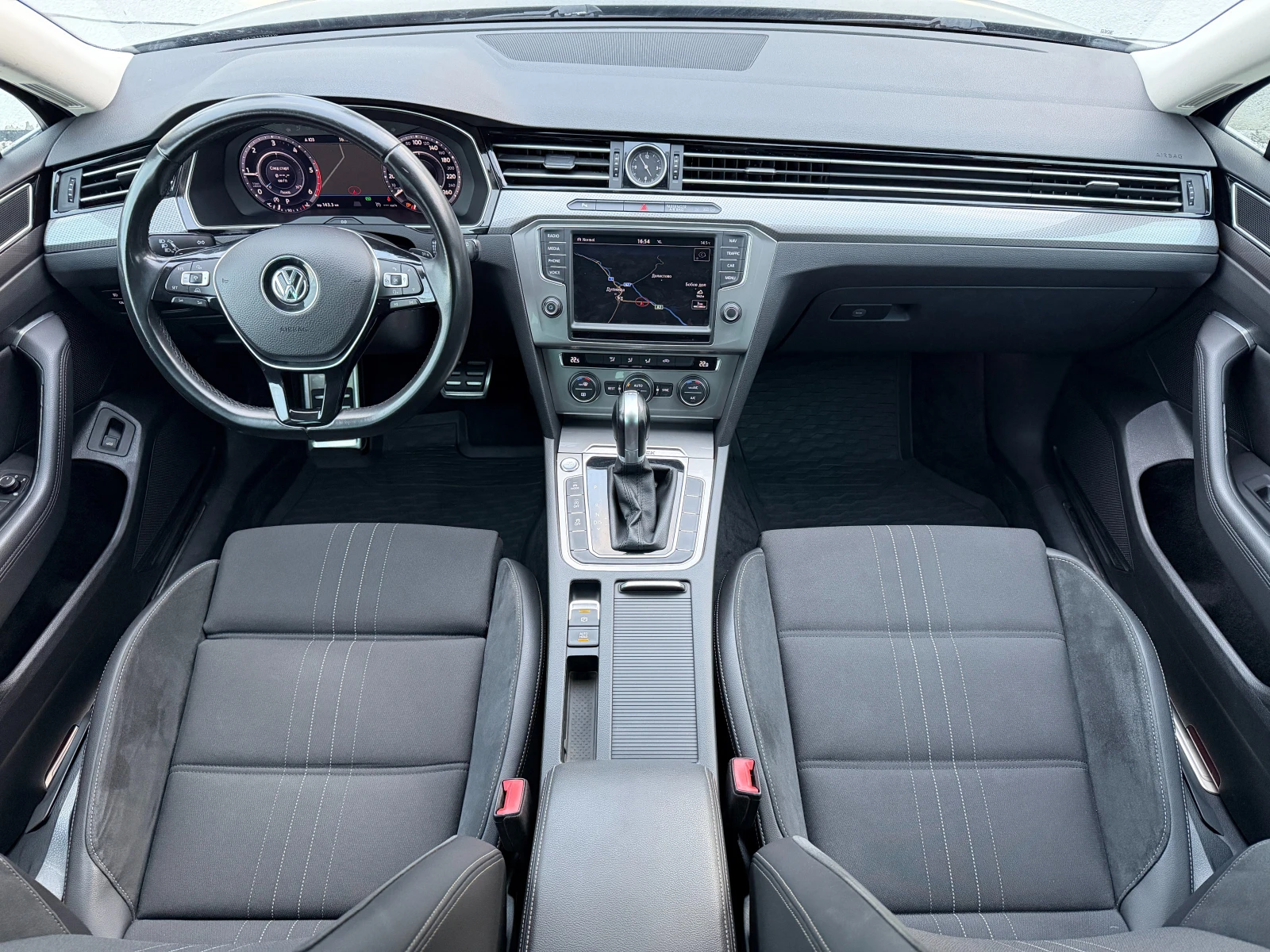 VW Passat Alltrack 2.0TDi 120 000km, снимка 7 - Автомобили и джипове - 56739385