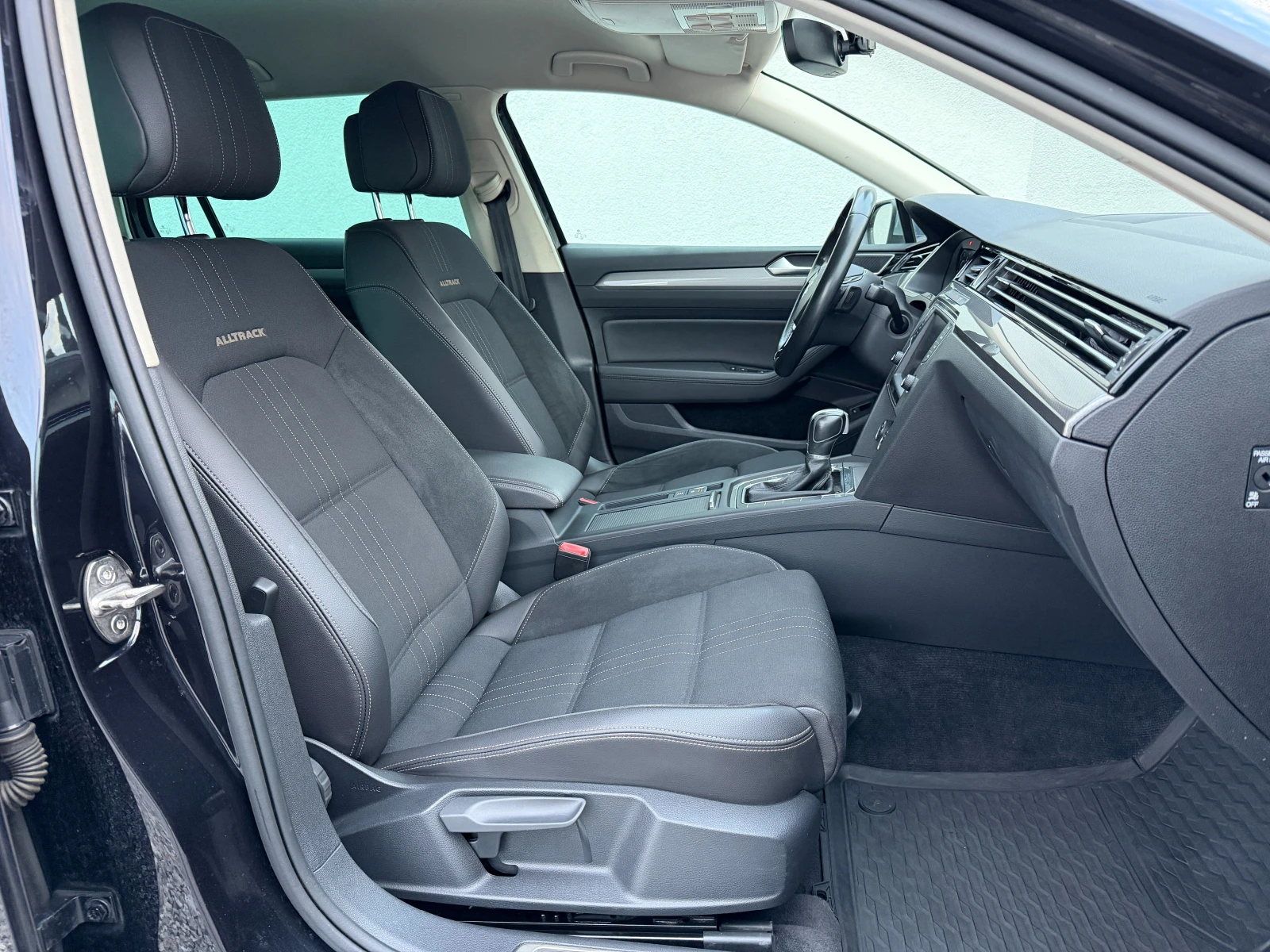 VW Passat Alltrack 2.0TDi 120 000km, снимка 14 - Автомобили и джипове - 56739385
