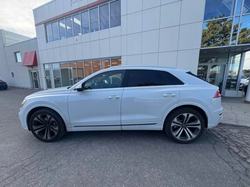 Audi Q8 * Technik * CARFAX * БЕЗ ПЪРВОНАЧАЛНА ВНОСКА, снимка 2 - Автомобили и джипове - 52772533