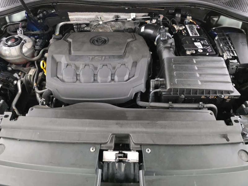 VW Tiguan SE, снимка 17 - Автомобили и джипове - 53537638