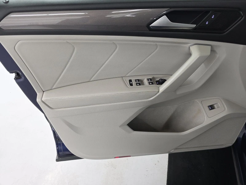 VW Tiguan SE, снимка 8 - Автомобили и джипове - 53537638