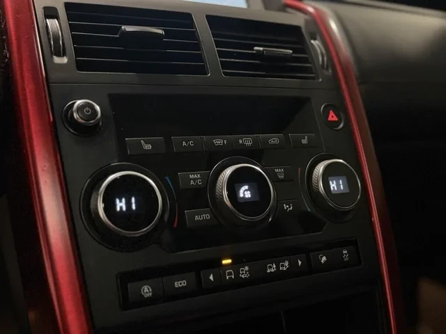 Land Rover Discovery Sport HSE Dynamic AWD* АвтоКредит* (ЦЕНА ДО БГ), снимка 12 - Автомобили и джипове - 53540541