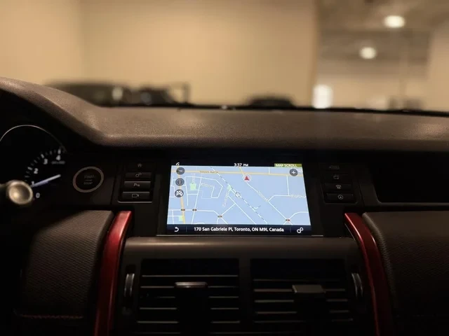 Land Rover Discovery Sport HSE Dynamic AWD* АвтоКредит* (ЦЕНА ДО БГ), снимка 11 - Автомобили и джипове - 53540541