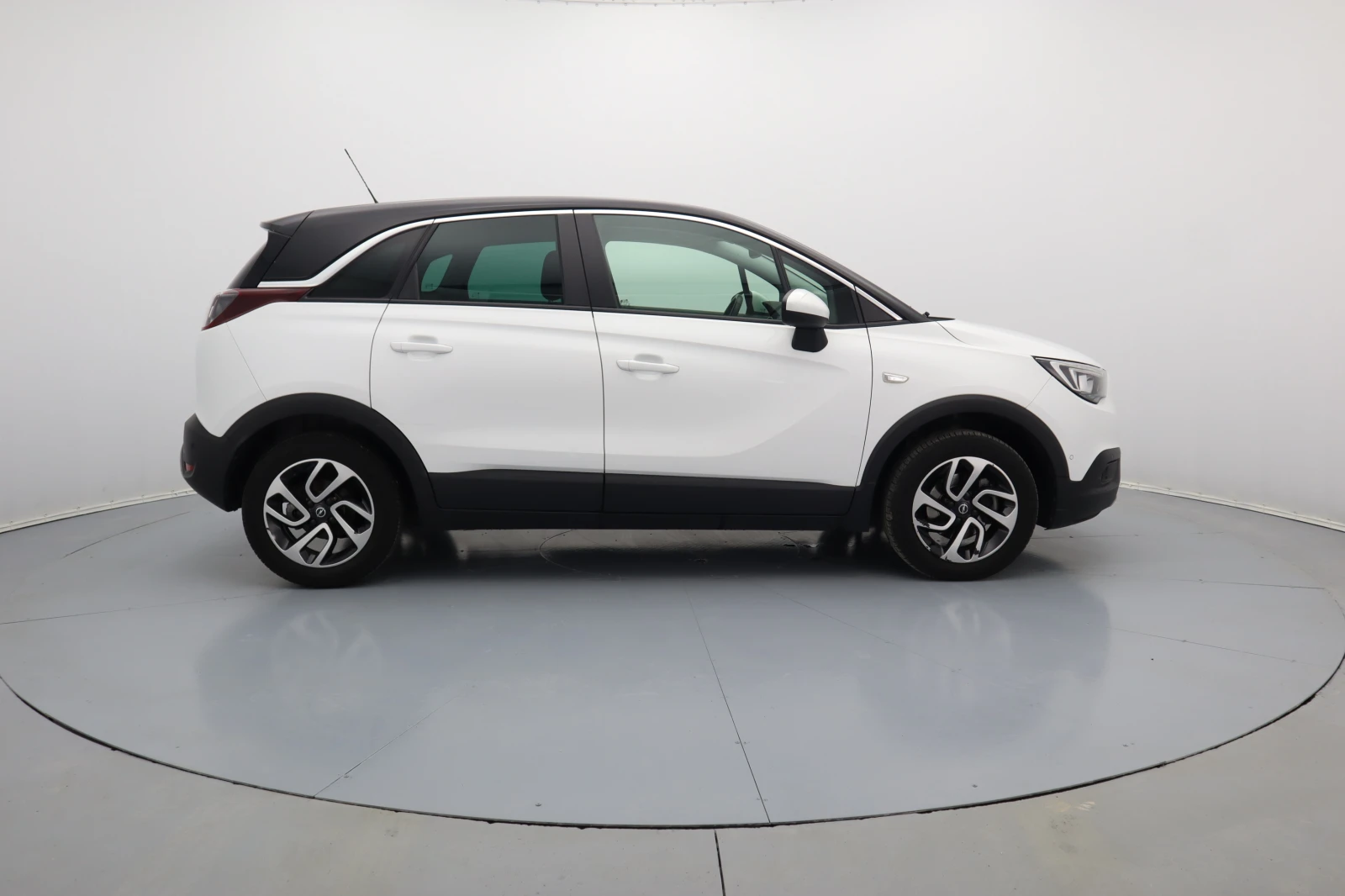 Opel Crossland X 1.2 Turbo  - изображение 8