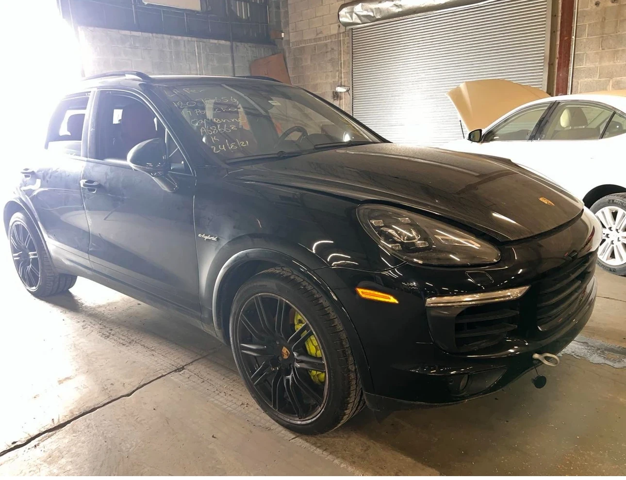 Porsche Cayenne S hybrid  - изображение 2