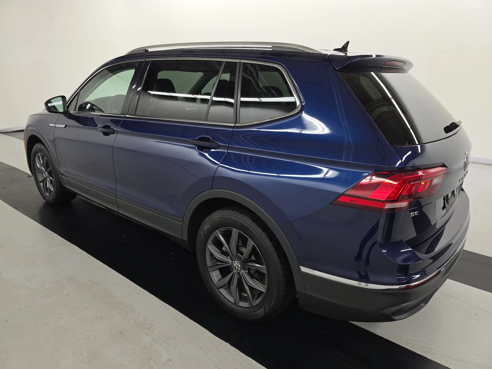 VW Tiguan SE - изображение 3