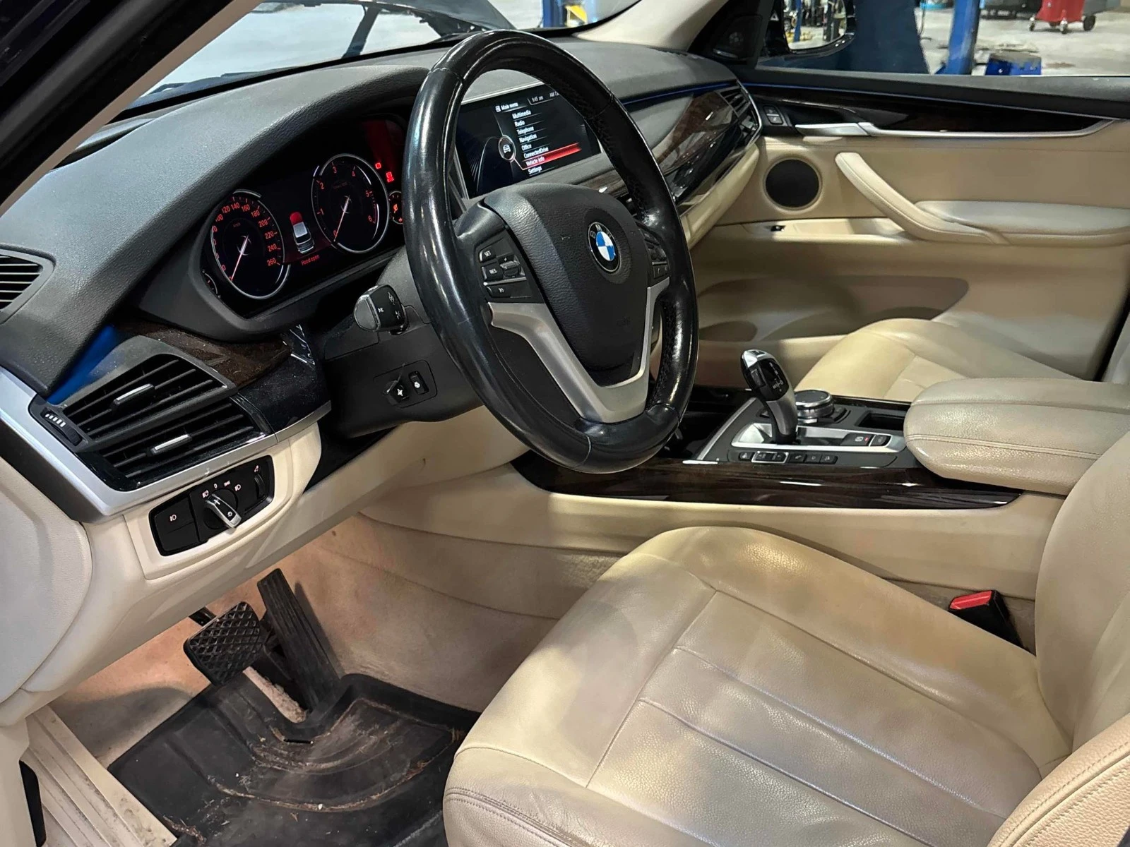 BMW X5 35D С РЕГИСТРАЦИЯ & АВТО КРЕДИТ, снимка 6 - Автомобили и джипове - 53734660