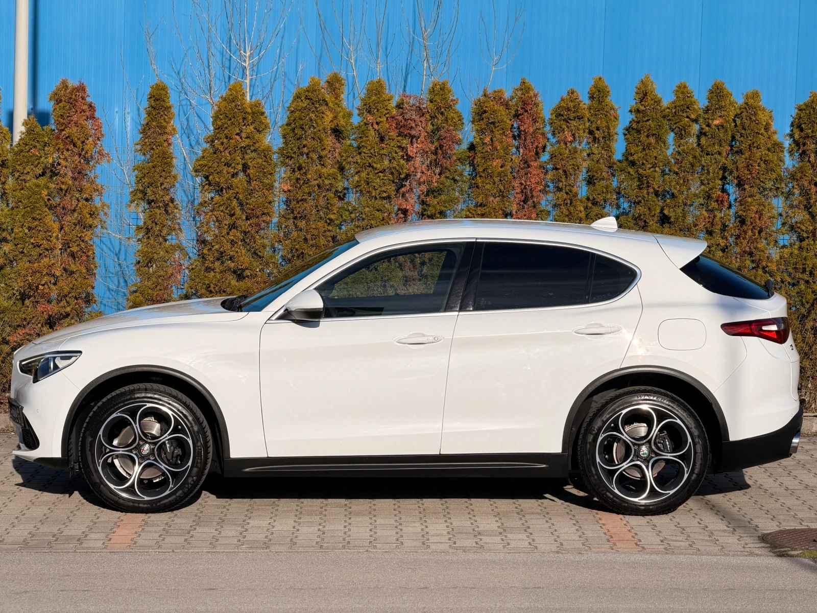 Alfa Romeo Stelvio Ti-2.2d-Q4-8ZF-РЕКАРО-ПОДГРЕВ-KEYLESS-КАТО-НОВ-ТОП, снимка 8 - Автомобили и джипове - 53786330